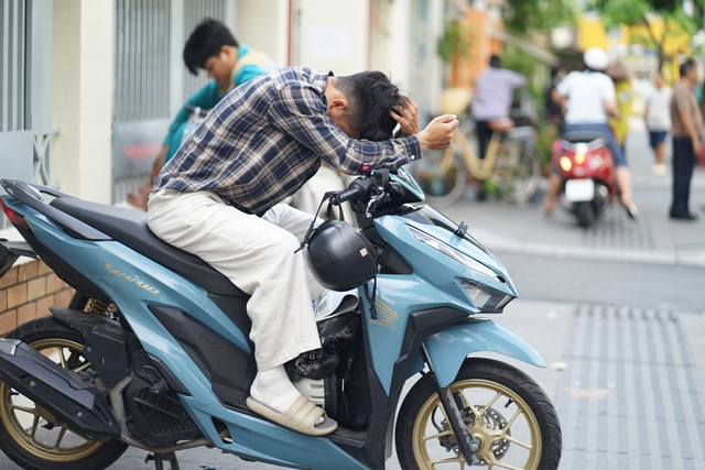 Thi tốt nghiệp THPT 2025 ngày cuối cùng: Thí sinh người than khó, người hô to "chiến thắng rồi", dù sao thì nghỉ ngơi thôi!- Ảnh 15.