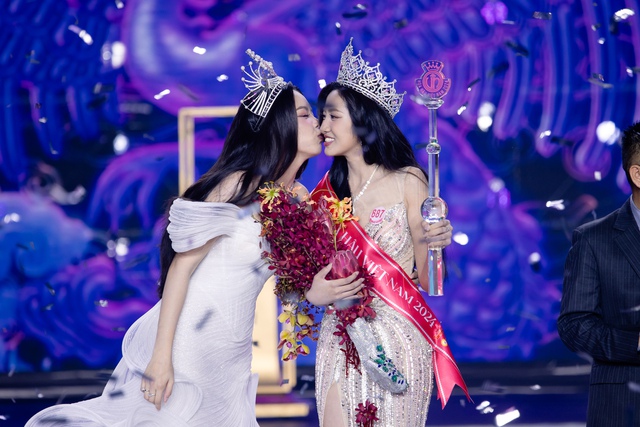 Hà Trúc Linh đăng quang Hoa hậu Việt Nam 2024!- Ảnh 7. Hà Trúc Linh đăng quang Hoa hậu Việt Nam 2024!- Ảnh 7.