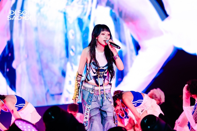 GAMA Music Racing Festival 2025: Kay Trần hóa “racing boy” chính hiệu, Mỹ Mỹ lên đồ cực “chiến” khuấy động sân khấu mở màn- Ảnh 10.