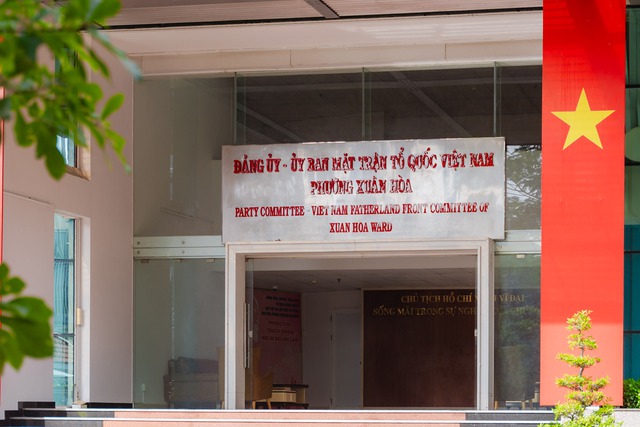 TP.HCM trước giờ sáp nhập: Các trụ sở đồng loạt thay bảng tên hành chính, sẵn sàng cho dấu mốc lịch sử- Ảnh 9.