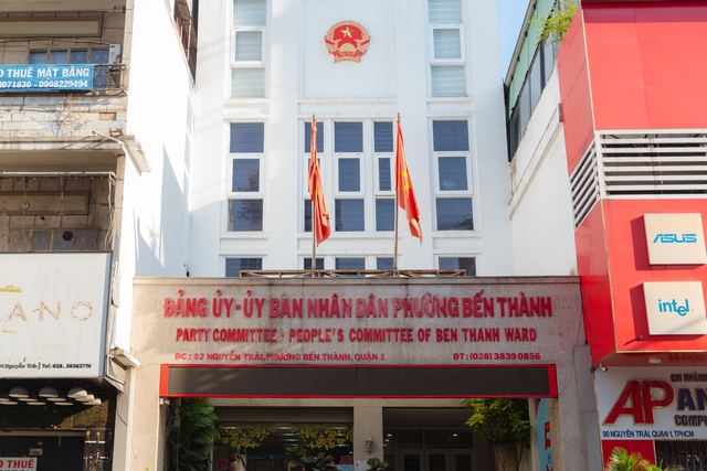 TP.HCM trước giờ sáp nhập: Các trụ sở đồng loạt thay bảng tên hành chính, sẵn sàng cho dấu mốc lịch sử- Ảnh 8.