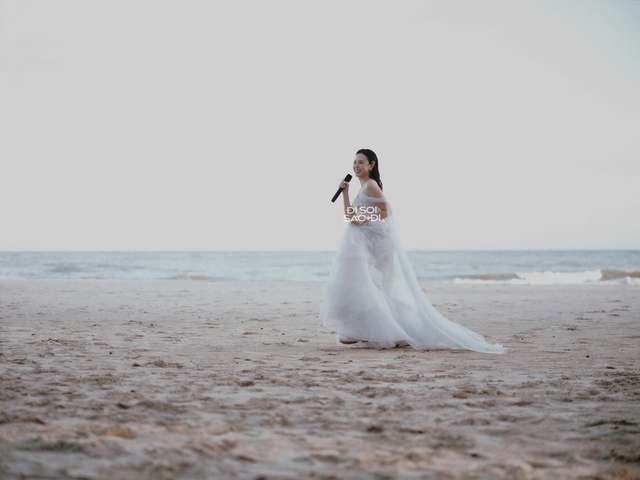"Tiệc cưới lần 2" của Midu: Cặp đôi phát "vũ trụ cẩu lương", thiếu gia Minh Đạt si mê vợ ra mặt!- Ảnh 3.