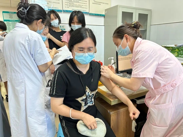 Người từng nhiễm virus HPV có cần tiêm vắc xin HPV nữa hay không?- Ảnh 2.