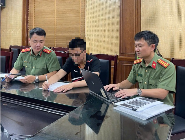 Khởi tố vụ án làm lộ bí mật nhà nước liên quan kỳ thi tốt nghiệp THPT 2025: Hé lộ chiêu trò của nam sinh ở Hà Nội- Ảnh 1.