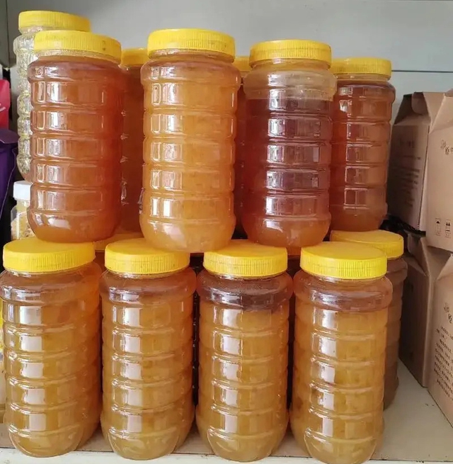 Lật ngược chai mật ong là biết ngay thật hay giả? Có 6 mẹo chọn mật ong người bán không muốn bạn biết- Ảnh 1.