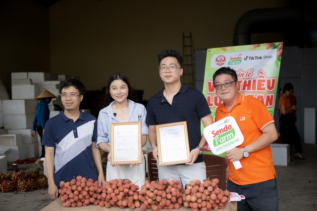Khi dàn KOL livestream bán vải ngay tại vườn Lục Ngạn: Ngọc Kem, Út Lanh.... nói về những kỷ niệm khó quên- Ảnh 13.