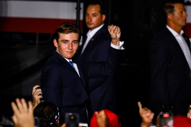 Hồ sơ tình ái của "Hoàng tử" Barron Trump: "Tình đầu" từng học cùng trường, được dẫn đến Nhà Trắng?- Ảnh 3.