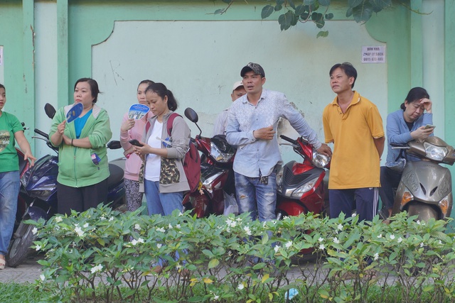 Kết thúc thi vào lớp 10 TP.HCM buổi đầu tiên: Đề Văn bàn về sự trưởng thành, thí sinh "vui điên lên" khen đề dễ!- Ảnh 23.
