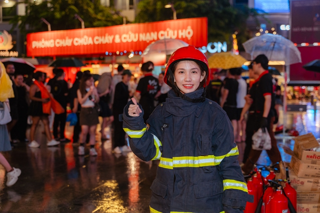 Mãn nhãn tuyệt đối với các màn biểu diễn huấn luyện cảnh khuyển, khí công... của các chiến sĩ công an nhân dân- Ảnh 22.