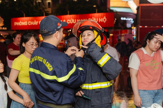 Mãn nhãn tuyệt đối với các màn biểu diễn huấn luyện cảnh khuyển, khí công... của các chiến sĩ công an nhân dân- Ảnh 23.
