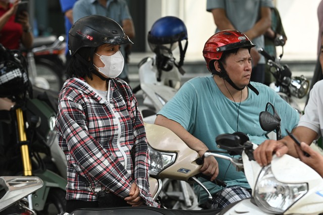 Hết giờ làm bài môn Văn: Đề bàn về hạnh phúc, thí sinh cũng vui và cười tươi như được mùa!- Ảnh 14.
