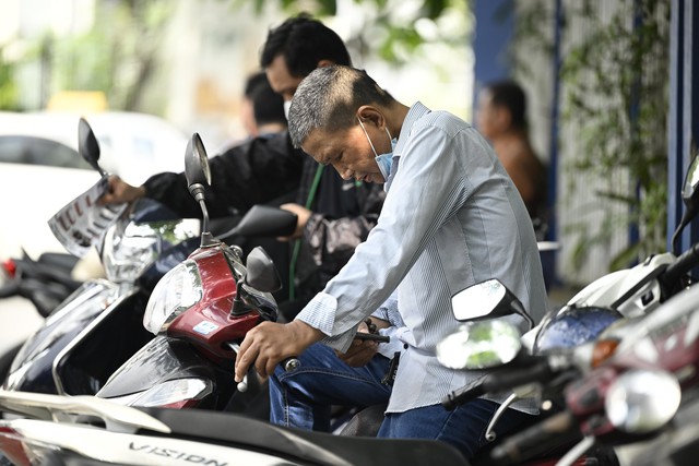 Hết giờ làm bài môn Văn: Đề bàn về hạnh phúc, thí sinh cũng vui và cười tươi như được mùa!- Ảnh 13.