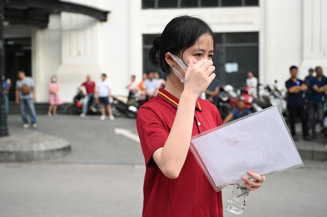 Hết giờ làm bài môn Văn: Đề bàn về hạnh phúc, thí sinh cũng vui và cười tươi như được mùa!- Ảnh 22.