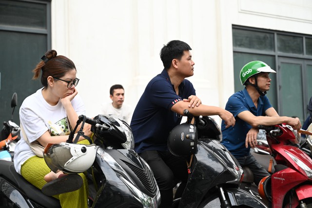 Hết giờ làm bài môn Văn: Đề bàn về hạnh phúc, thí sinh cũng vui và cười tươi như được mùa!- Ảnh 11.