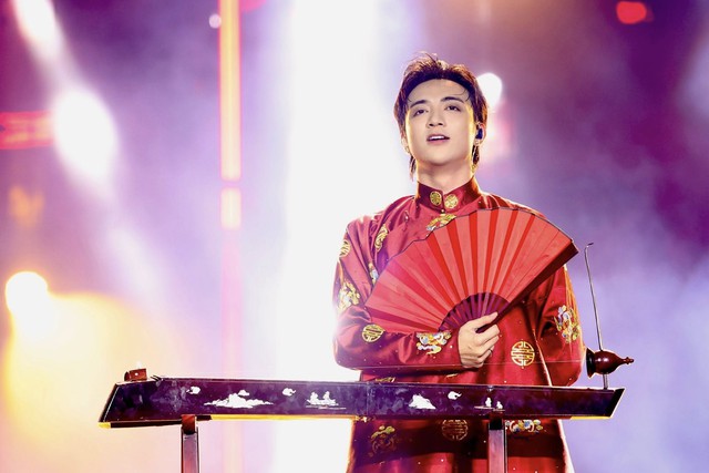 SOOBIN hát Tiến Quân Ca- Ảnh 1.
