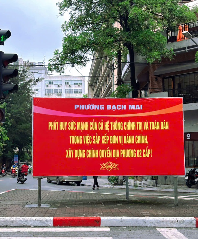 Những hình ảnh đầu tiên trên cả nước trong ngày lịch sử: Cặp đôi háo hức đăng ký kết hôn, pano chào mừng ngập tràn phố phường- Ảnh 5.