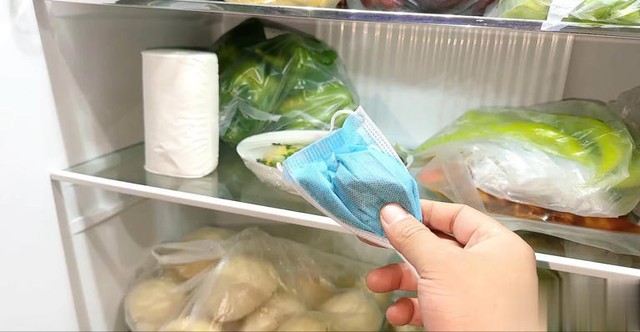 Cho khẩu trang vào tủ lạnh, hiệu quả "vàng mười" khiến tôi bất ngờ- Ảnh 2.