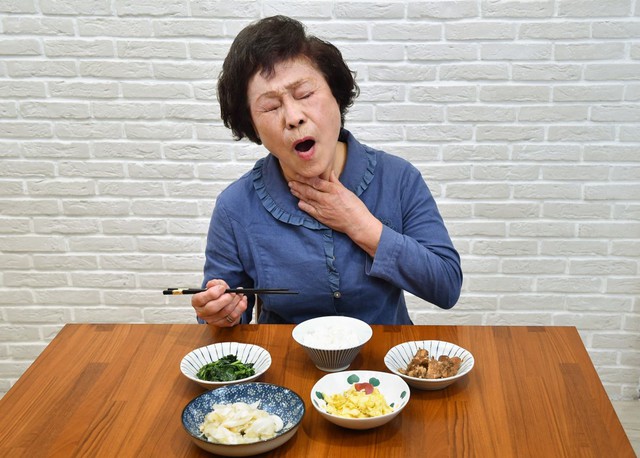 4 đặc điểm ở cổ chỉ người mắc ung thư mới có, bạn chỉ mất 1 phút để tự kiểm tra!- Ảnh 2.