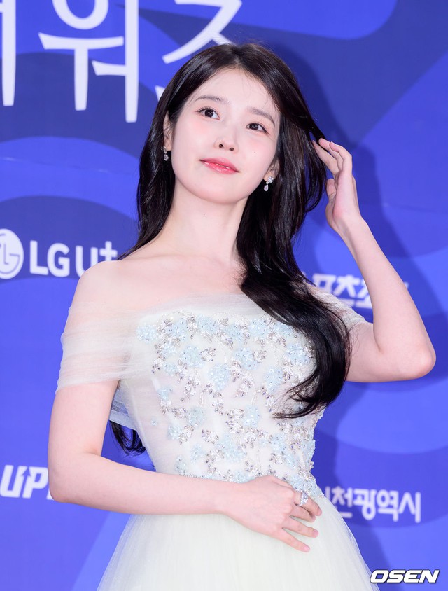 Siêu thảm đỏ Rồng Xanh 2025: Yoona ngã 1 cú "tuyệt đối điện ảnh", Hyeri hở bạo so đọ IU, Lee Kwang Soo bất ngờ hóa nam thần không thua Park Bo Gum- Ảnh 13.
