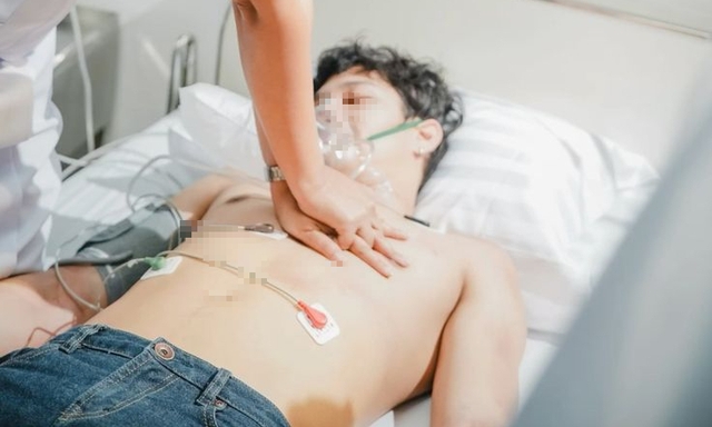 Đồng phạm của nhồi máu não trốn ngay trong bếp, muốn tránh hãy ĂN ÍT ĐI 4 gia vị này - Ảnh 1.