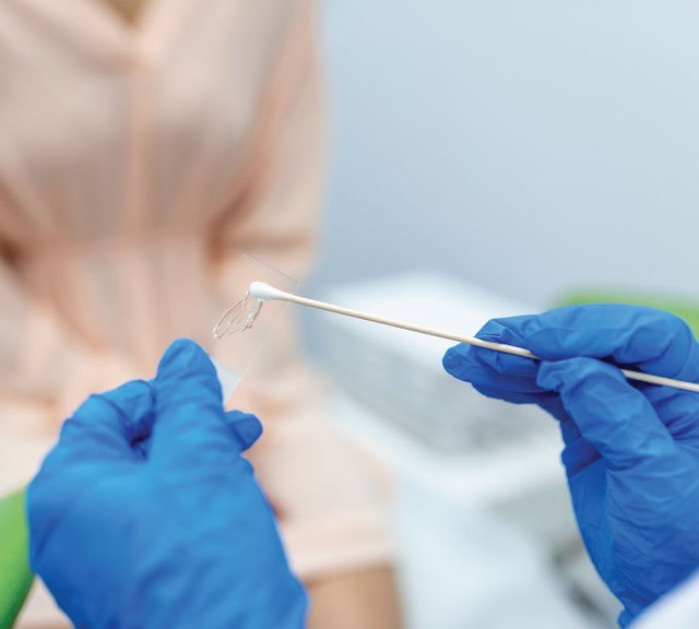Phụ nữ hiếm muộn, từng nạo phá thai có nên tiêm vắc xin HPV?- Ảnh 2.