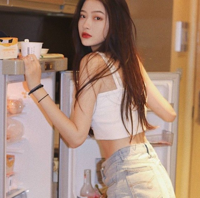 Pha loãng 2 thứ màu trắng với nước được chuyên gia ca ngợi là cách tẩy sạch “độc tố” trong tủ lạnh: Rất quen trong bếp- Ảnh 1.
