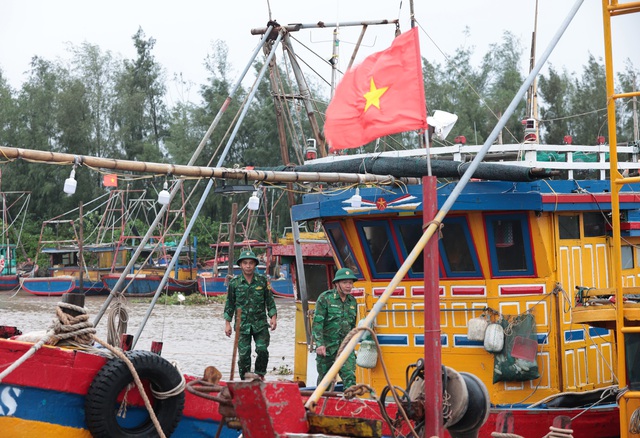 Trực tiếp: Bão số 3 đổ bộ đất liền Hưng Yên - Ninh Bình; CSGT Hà Nội khuyến cáo người dân hạn chế ra đường- Ảnh 13.