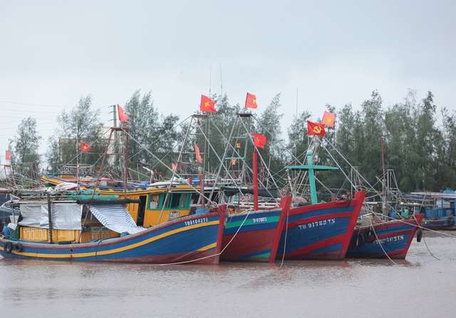 Trực tiếp: Bão số 3 đổ bộ đất liền Hưng Yên - Ninh Bình; CSGT Hà Nội khuyến cáo người dân hạn chế ra đường- Ảnh 16.