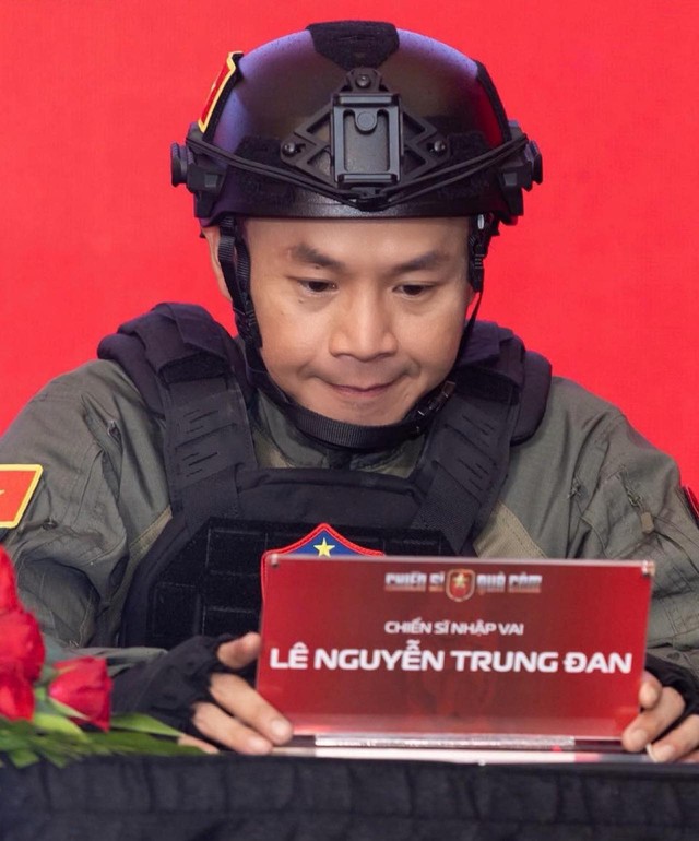 Hình ảnh chưa từng thấy của rapper Binz khiến cả cõi mạng xôn xao- Ảnh 2. Hình ảnh chưa từng thấy của rapper Binz khiến cả cõi mạng xôn xao- Ảnh 2.