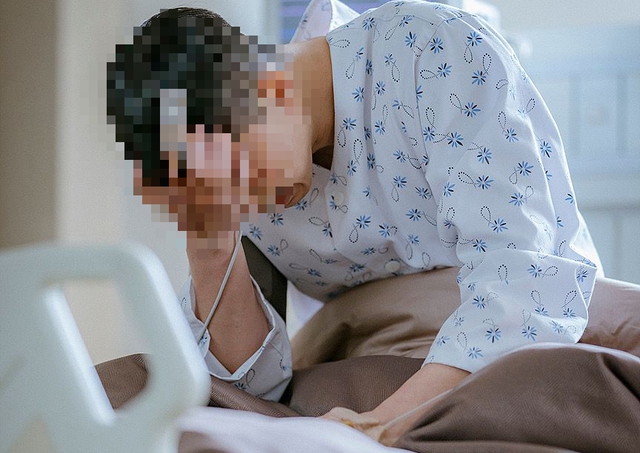 Bất kể nam hay nữ, có 6 bất thường này đều cần tầm soát ung thư vú gấp!- Ảnh 1.