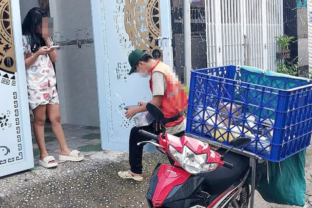 Trả tiền cho shipper, tài khoản bị trừ 1,5 tỷ đồng, người phụ nữ Hà Nội báo công an- Ảnh 1.