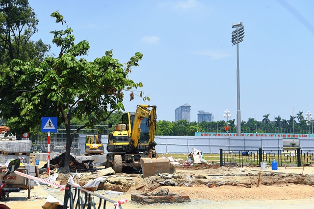 Cận cảnh quá trình phá dỡ nhà số 61 Trần Phú, mở rộng đường Hùng Vương phục vụ lễ diễu binh dịp 2/9- Ảnh 12.