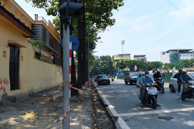 Cận cảnh quá trình phá dỡ nhà số 61 Trần Phú, mở rộng đường Hùng Vương phục vụ lễ diễu binh dịp 2/9- Ảnh 14.