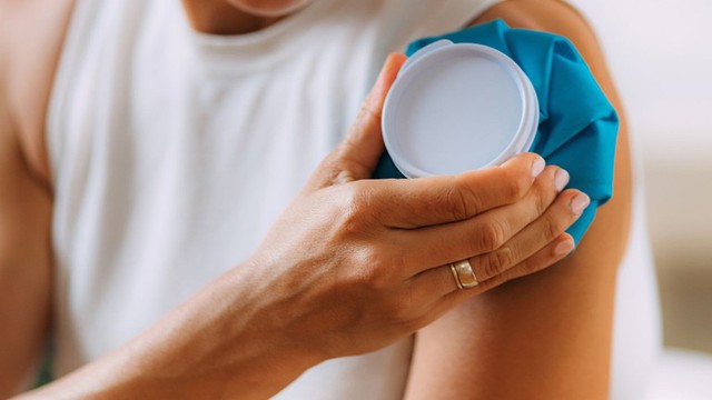 Làm gì sau khi tiêm vắc xin HPV để giảm đau, bớt mệt mỏi?- Ảnh 1.