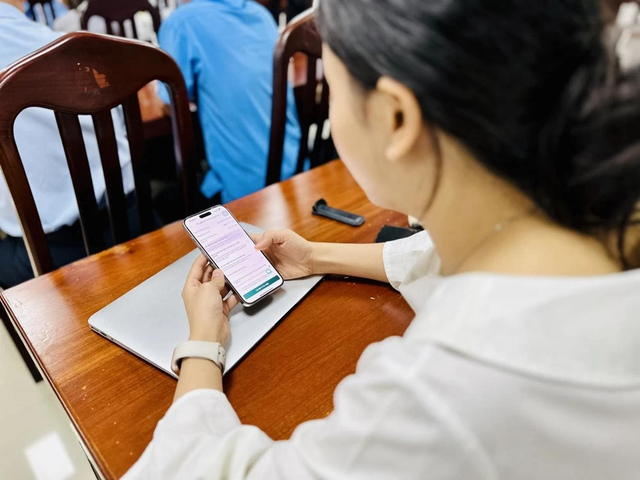 Nữ sinh 2007 nhắn tin xin mẹ chuyển khoản 500 triệu đồng, 2 tiếng sau bị công an đưa về đồn- Ảnh 1.