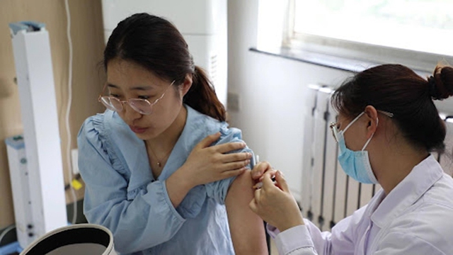 Nữ giới từng ghép tạng, ung thư, HIV có tiêm HPV được không?- Ảnh 2.