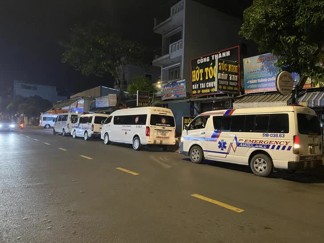 Hiện trường thương tâm vụ cháy chung cư ở TP.HCM khiến 8 người tử vong- Ảnh 3.