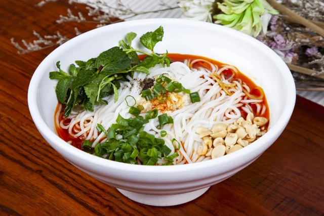 Loại rau giàu canxi gấp đôi sữa, mát lạnh tức thì khi ăn, hè này không ăn là uổng phí, chợ Việt rất sẵn lại rẻ- Ảnh 2.