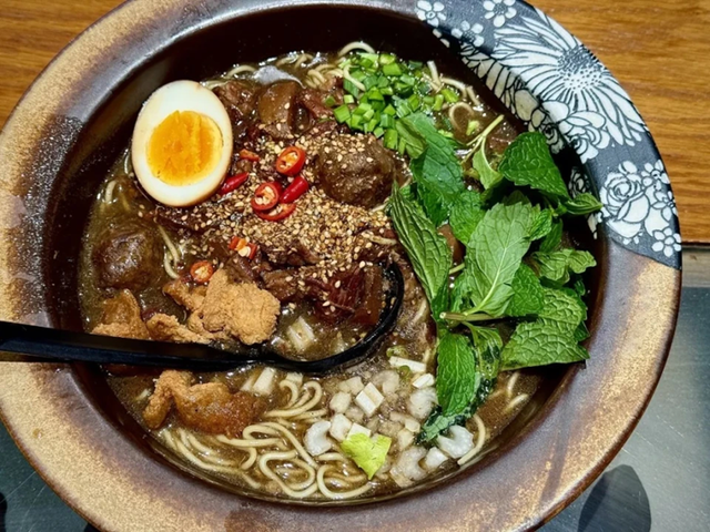 Loại rau giàu canxi gấp đôi sữa, mát lạnh tức thì khi ăn, hè này không ăn là uổng phí, chợ Việt rất sẵn lại rẻ- Ảnh 3.