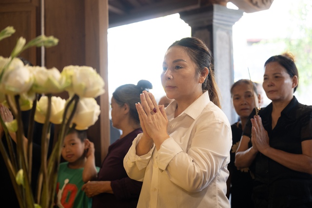 Người dân tìm về thôn Lại Đà, xúc động thắp hương tưởng nhớ cố Tổng Bí thư Nguyễn Phú Trọng- Ảnh 9. Người dân tìm về thôn Lại Đà, xúc động thắp hương tưởng nhớ cố Tổng Bí thư Nguyễn Phú Trọng- Ảnh 9.