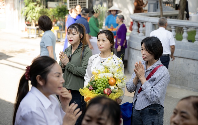 Người dân tìm về thôn Lại Đà, xúc động thắp hương tưởng nhớ cố Tổng Bí thư Nguyễn Phú Trọng- Ảnh 4. Người dân tìm về thôn Lại Đà, xúc động thắp hương tưởng nhớ cố Tổng Bí thư Nguyễn Phú Trọng- Ảnh 4.