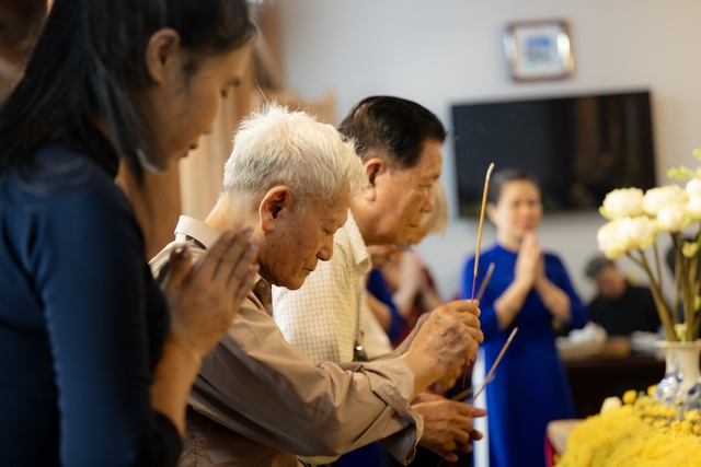 Người dân tìm về thôn Lại Đà, xúc động thắp hương tưởng nhớ cố Tổng Bí thư Nguyễn Phú Trọng- Ảnh 13. Người dân tìm về thôn Lại Đà, xúc động thắp hương tưởng nhớ cố Tổng Bí thư Nguyễn Phú Trọng- Ảnh 13.