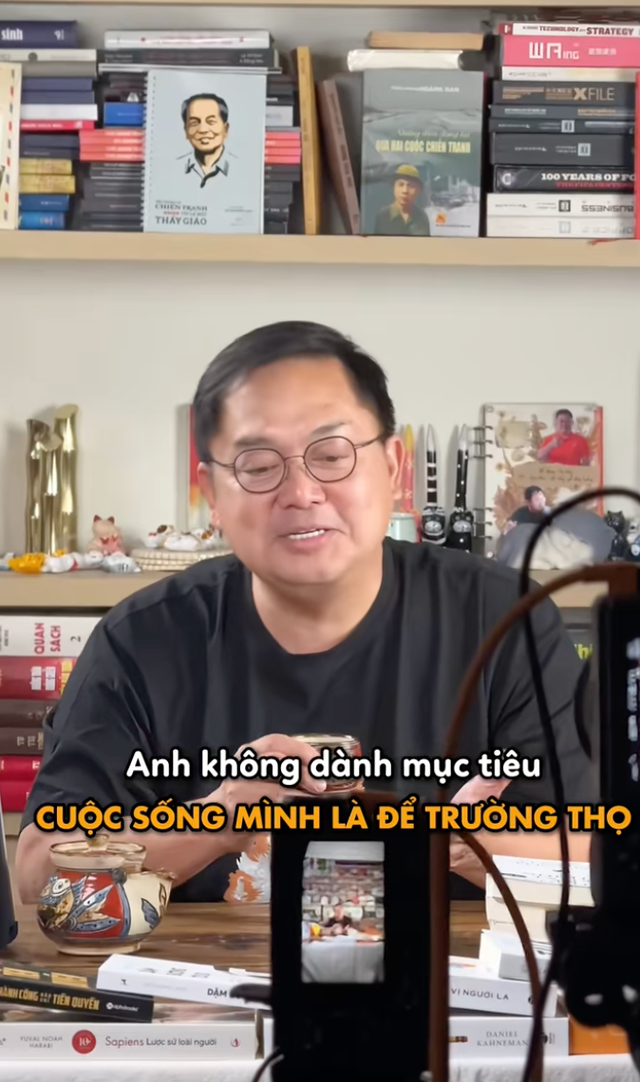 Công bố đoạn clip quay trước 2 ngày ông Hoàng Nam Tiến qua đời, điểm lại cuộc đời trong vài giây: Bật khóc vì lời dặn cuối- Ảnh 1.