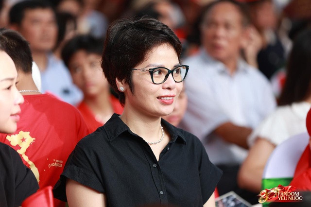 Tuyệt đối m&atilde;n nh&atilde;n trước những m&agrave;n tr&igrave;nh diễn của C&ocirc;ng an H&agrave; Nội, phố đi bộ b&ugrave;ng nổ tiếng reo h&ograve;- Ảnh 19.