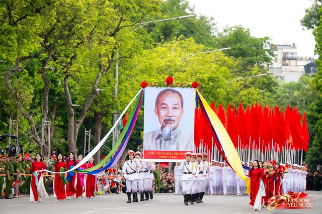 Tuyệt đối mãn nhãn trước những màn trình diễn của Công an Hà Nội, phố đi bộ bùng nổ tiếng reo hò- Ảnh 19.
