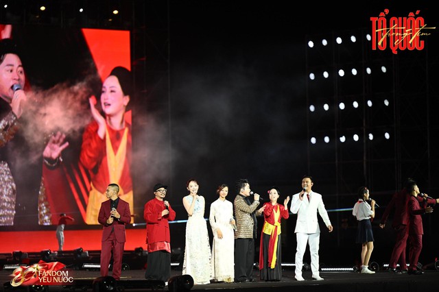 Trọn vẹn Concert Quốc Gia - Tổ Quốc Trong Tim: Cả SVĐ Mỹ Đ&igrave;nh vỡ o&agrave; với Như C&oacute; B&aacute;c Trong Ng&agrave;y Đại Thắng!- Ảnh 43.