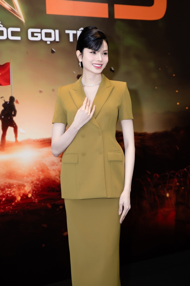 Thảm đỏ Sao Nhập Ngũ 2025: Hoà Minzy - Chi Pu - Kỳ Duyên đọ visual cực nét, 1 mỹ nhân lộ nhan sắc khác lạ- Ảnh 28.