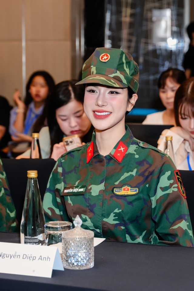 Thảm đỏ Sao Nhập Ngũ 2025: Hoà Minzy - Chi Pu - Kỳ Duyên đọ visual cực nét, 1 mỹ nhân lộ nhan sắc khác lạ- Ảnh 31.