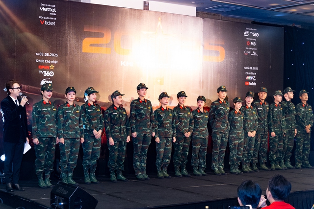 Thảm đỏ Sao Nhập Ngũ 2025: Hoà Minzy - Chi Pu - Kỳ Duyên đọ visual cực nét, 1 mỹ nhân lộ nhan sắc khác lạ- Ảnh 37.