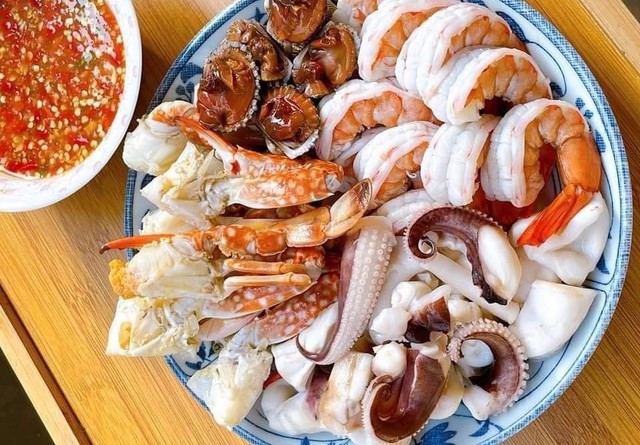Không muốn xương "RỖNG NHƯ GỖ MỤC" khi tiền mãn kinh, chị em nhớ chăm ăn 7 món này khi còn trẻ!- Ảnh 3.